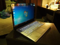 Sony VAIO SVE14A1X1R. 2,5����, ��� 6 ��, ���� 750���, WiFi, Bluetooth, ����������� �� 7��.