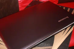 Lenovo IdeaPad Z585. 2,7����, ��� 6 ��, ���� 500���, WiFi, Bluetooth, ����������� �� 5��. ����