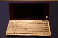Sony VAIO VGN-P11ZR. 1,3����, ��� 2048 ��, ���� 60���, WiFi: 1, Bluetooth: 1, ����������� �� 2��. ����