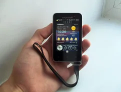 Sony Ericsson Xperia active. �/�
