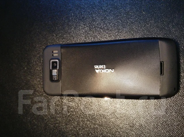Nokia E52 ����