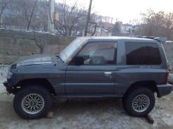 Стекло боковое. Mitsubishi Pajero, V25W Двигатель 6G74