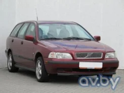 Volvo V40 ����
