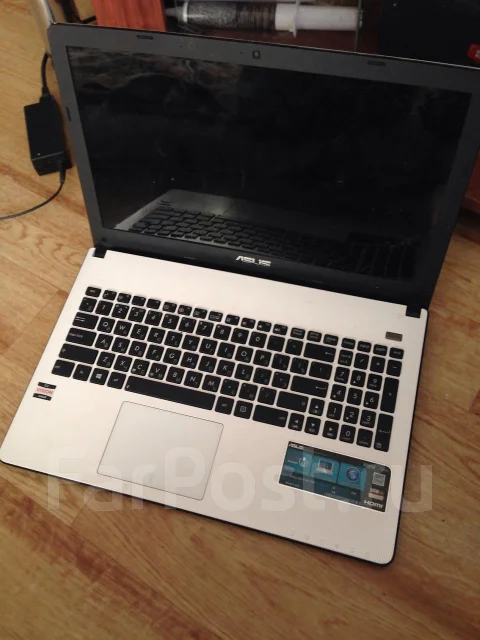 ASUS X501U. 1,6����, ��� 2048 ��, ���� 320���, WiFi: 1, Bluetooth: 1 ����
