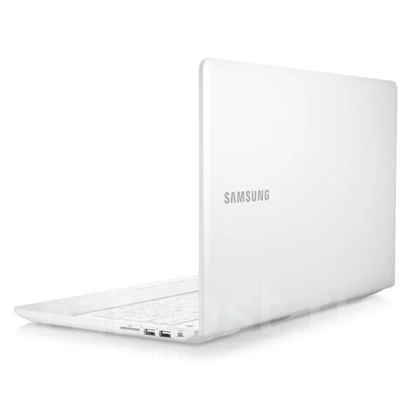 Samsung Ativ Book. 2,6����, ��� 4 ��, ���� 500���, ����������� �� 5��. ����