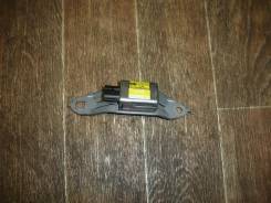 Датчик airbag. Toyota Prius, NHW20 Двигатель 1NZFXE