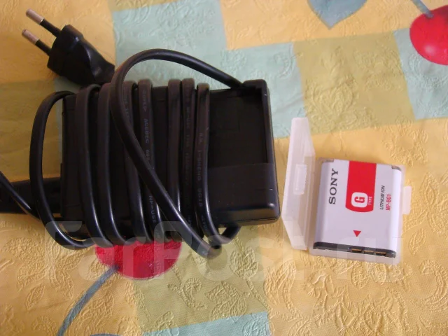 Sony Cyber-shot DSC-H9. 8 - 8.9 ��, ���: 14� � ����� ����
