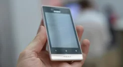 Sony Xperia miro. ��������. �/�