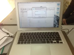 Apple MacBook Air. ��� 2048 ��, WiFi, Bluetooth ����