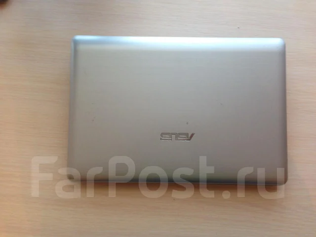 ASUS Eee PC 1215N. 1,3����, ��� 2048 ��, ���� 320���, WiFi: 1, Bluetooth: 1, ����������� �� 1��. ����