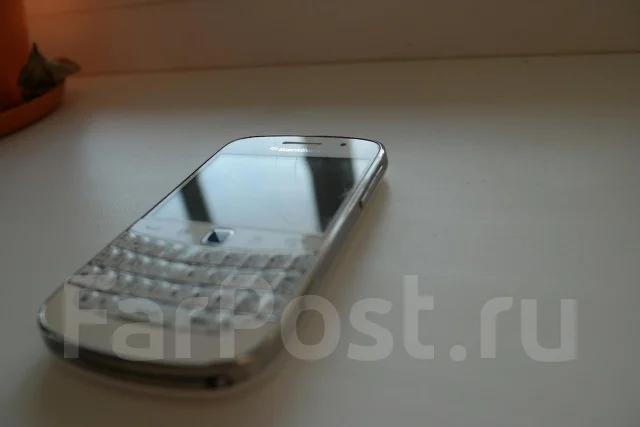 BlackBerry Bold 9900 ����