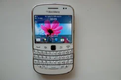BlackBerry Bold 9900 ����