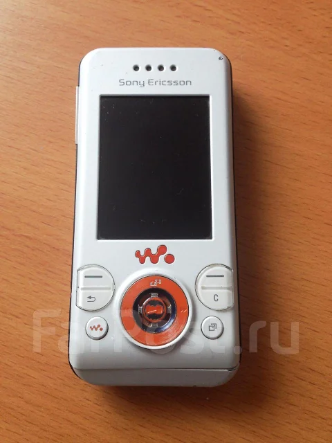 Sony Ericsson Walkman W580i. �/� ����