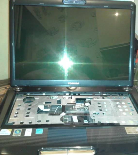 Toshiba Satellite A300-22X ����
