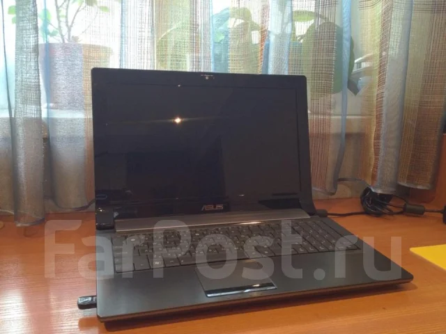 ASUS N53SV. 2,4����, ��� 8 ��, ���� 750���, WiFi: 1, Bluetooth: 1, ����������� �� 5��. ����