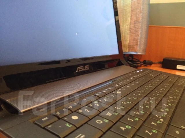 ASUS N53SV. 2,4����, ��� 8 ��, ���� 750���, WiFi: 1, Bluetooth: 1, ����������� �� 5��. ����