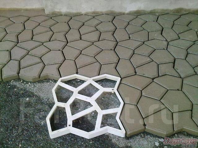 Силиконовая форма для литья тротуарной плитки в фоме пеньков