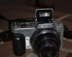 Sony Cyber-shot DSC-H10