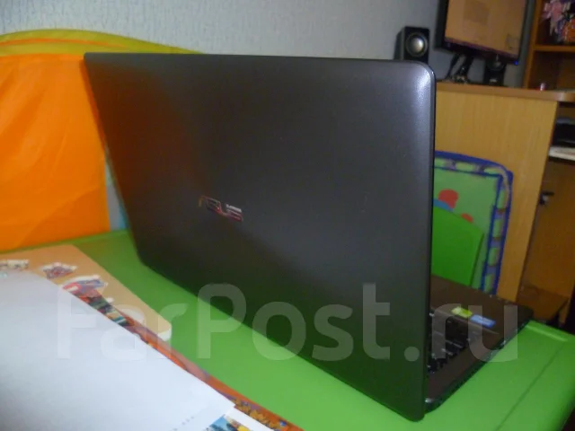 ASUS X50V. 2,6����, ��� 4 ��, ���� 500���, WiFi: 1, Bluetooth: 1, ����������� �� 3��. ����