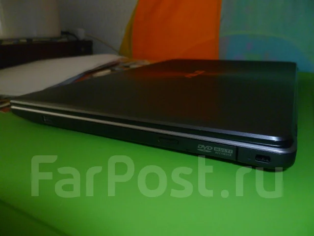 ASUS X50V. 2,6����, ��� 4 ��, ���� 500���, WiFi: 1, Bluetooth: 1, ����������� �� 3��. ����