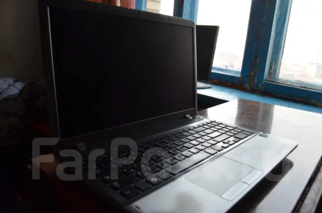 Samsung 355V5C. 2,7����, ��� 4 ��, ���� 640���, WiFi: 1, Bluetooth: 1 ����
