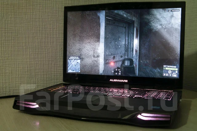 DELL Alienware M18x. 3,3����, ��� 6 ��, ���� 500���, WiFi: 1, Bluetooth: 1, ����������� �� 4��. ����