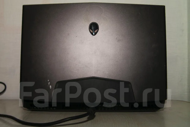DELL Alienware M18x. 3,3����, ��� 6 ��, ���� 500���, WiFi: 1, Bluetooth: 1, ����������� �� 4��. ����