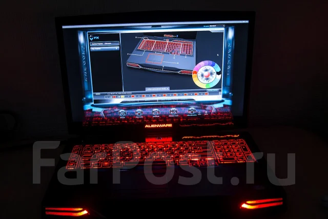 DELL Alienware M18x. 3,3����, ��� 6 ��, ���� 500���, WiFi: 1, Bluetooth: 1, ����������� �� 4��. ����