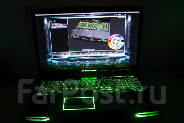 DELL Alienware M18x. 3,3����, ��� 6 ��, ���� 500���, WiFi: 1, Bluetooth: 1, ����������� �� 4��. ����