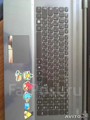 Samsung RC710. 2,5����, ��� 4 ��, ���� 250���, WiFi: 1, Bluetooth: 1, ����������� �� 1��. ����