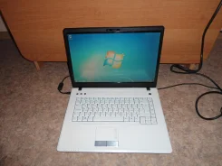Roverbook VOYAGER V555. 15.4", ��� 2048 ��, WiFi