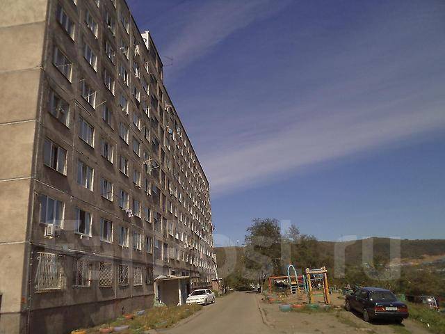 Луговая 56. Луговая 56. Луговая 50 владивосток. Подъезды владивостока. Луговая 56 фото.