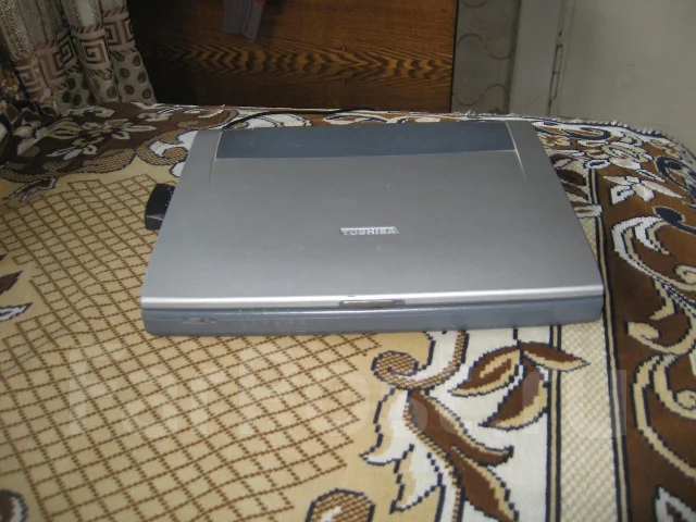 Toshiba Tecra. 0,7����, ��� 256 �� � ������, ���� 12���, ����������� �� 99��. ����