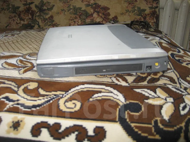 Toshiba Tecra. 0,7����, ��� 256 �� � ������, ���� 12���, ����������� �� 99��. ����