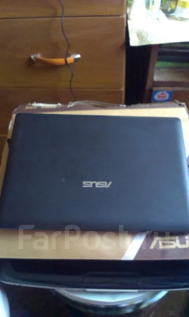 ASUS Eee PC X101H. 1,6����, ��� 1024 ��, ���� 250���, WiFi: 1, Bluetooth: 1, ����������� �� 5��. ����