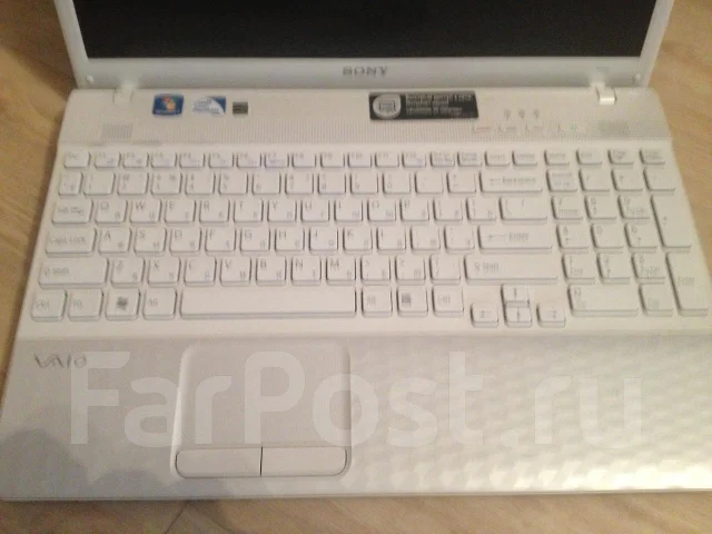 Sony VAIO VPC-EH2E1R. 2,1����, ��� 4 ��, ���� 300���, WiFi: 1, Bluetooth: 1, ����������� �� 2��. ����