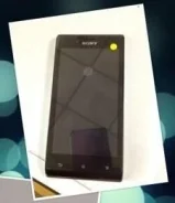 Sony Xperia J. �/�