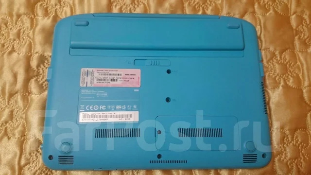 Samsung 100NZC. 160����, ��� 2048 ��, ���� 320���, WiFi: 1, Bluetooth: 1, ����������� �� 10��. ����