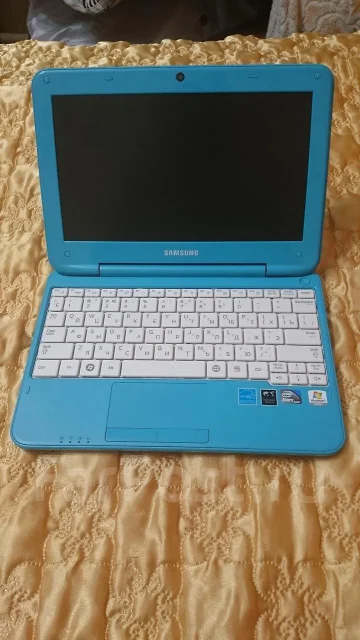 Samsung 100NZC. 160����, ��� 2048 ��, ���� 320���, WiFi: 1, Bluetooth: 1, ����������� �� 10��. ����