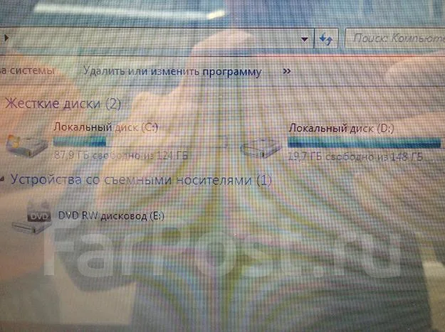 ASUS X53U. 1,6����, ��� 2048 ��, ���� 320���, WiFi: 1, ����������� �� 4��. ����