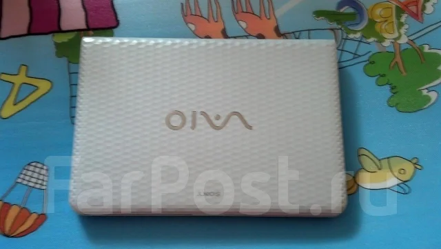 Sony VAIO. 1,6����, ��� 4 ��, ���� 320���, WiFi: 1, Bluetooth: 1, ����������� �� 6��. ����