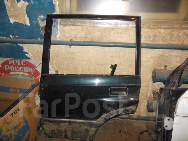 столик на задней двери эскудо. столик на задней двери эскудо. сузуки эскудо 1996. столик на задней двери эскудо. дверь задняя эскудо квадрат.