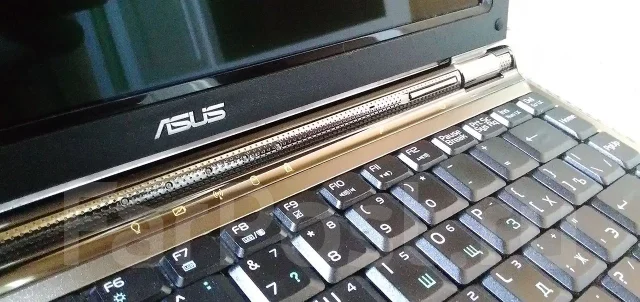 ASUS Lamborghini. 2,6����, ��� 4 ��, ���� 820���, WiFi: 1, Bluetooth: 1 ����