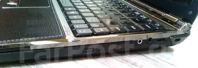 ASUS Lamborghini. 2,6����, ��� 4 ��, ���� 820���, WiFi: 1, Bluetooth: 1 ����