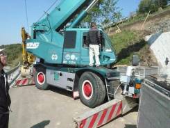 Komatsu LW250. Кран Komatsu 26 TONN 2010 LW250-5, 11 200 куб. см., 26 000 кг.