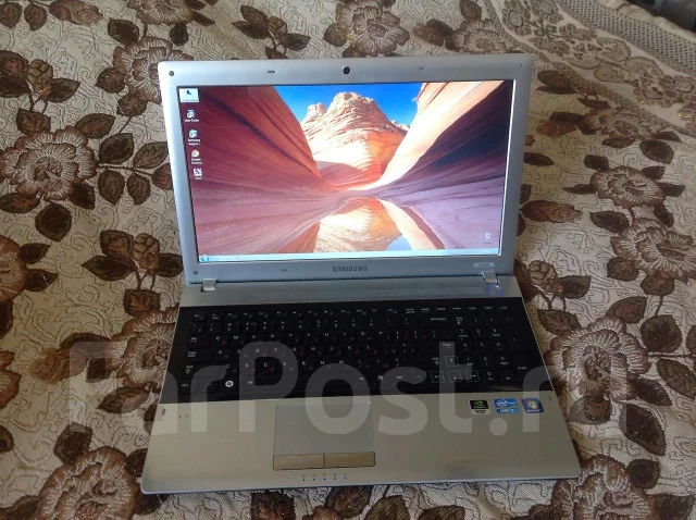 Samsung RV520. 2,2����, ��� 4 ��, ���� 320���, WiFi: 1, Bluetooth: 1 ����