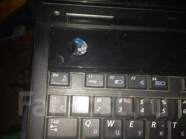 Samsung R700. WiFi: 1, Bluetooth: 1 ����