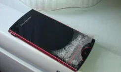 Sony Ericsson Xperia ray. �/�