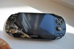Sony PlayStation Vita ����