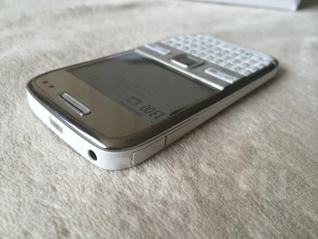 Nokia E72. ����� ����